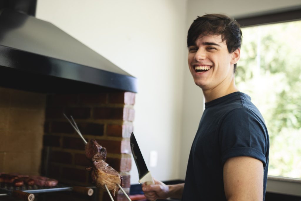 7 dicas de como fazer churrasco em casa nessa quarentena!