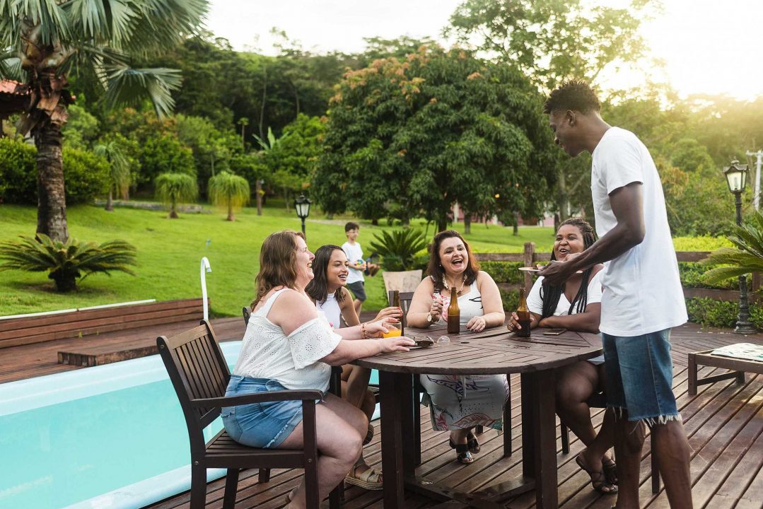 Confraternização em condomínios: como promover a interação dos moradores?