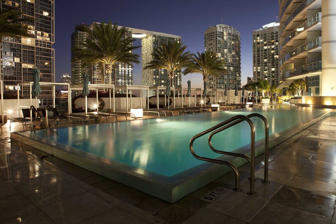 Quais são as novas tendências de piscinas? Descubra, agora!